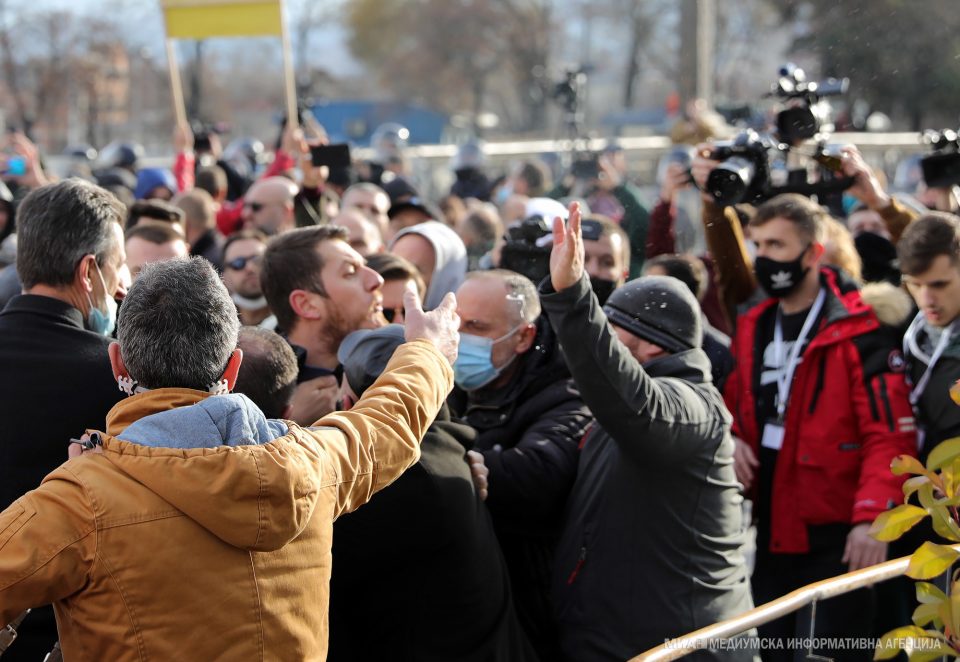 14 лица повикани на разговор по инцидентите на протестот за „Монструм“