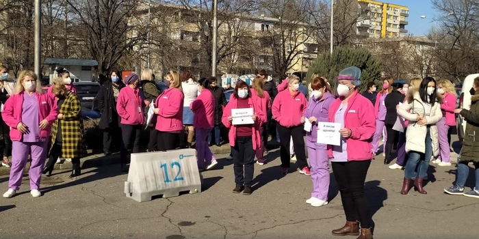 „И ние сме здравство и работиме во ковид-болница“ – протестира администрацијата на ГОБ „8 Септември“