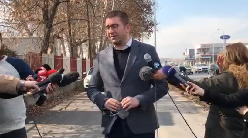 Мицкоски: Македонија е хибриден режим, заглавен во корупција, неопходни се што поскори предвремени избори
