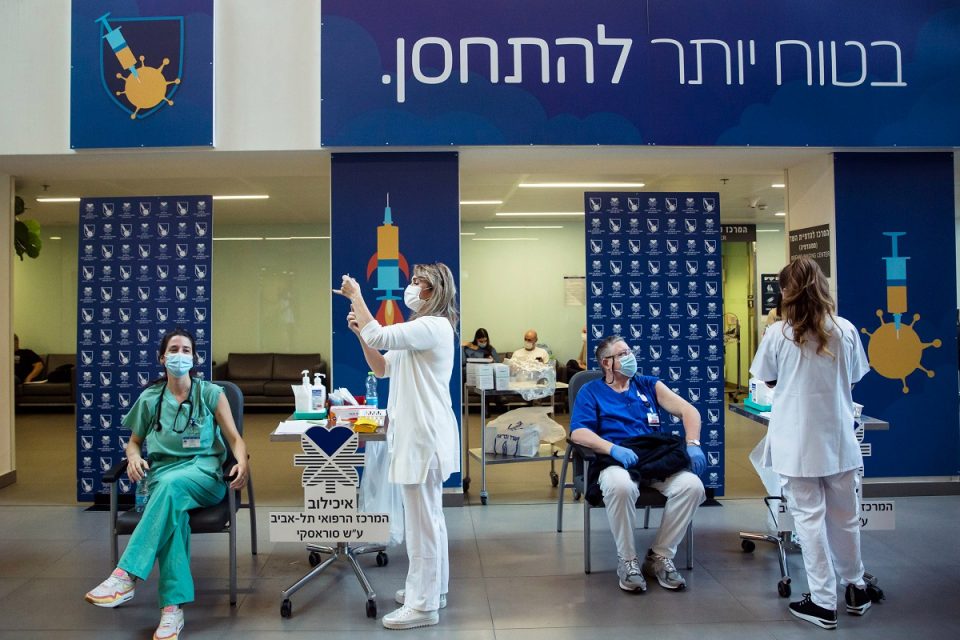 Израел ја прекина донацијата на вакцини на други држави