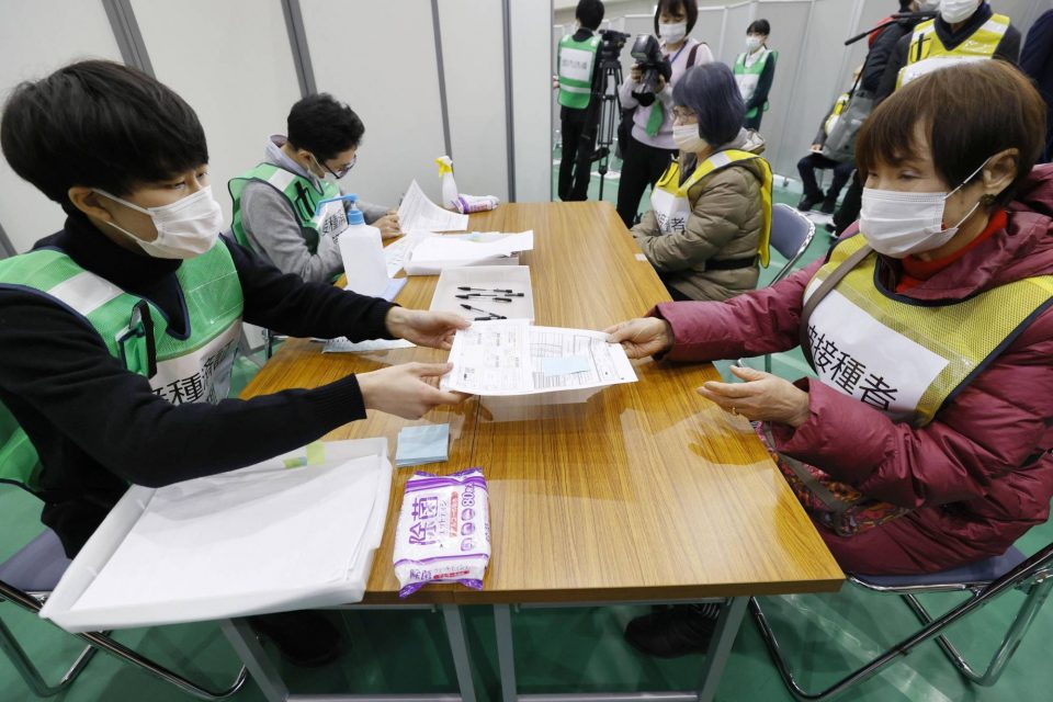 Вакцинацијата во Јапонија попречена поради контролата на извозот на вакцини од ЕУ