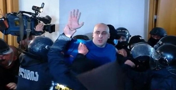 Насилно уапсен опозицискиот лидер во Грузија