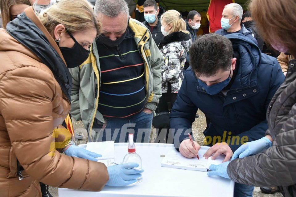 Николоски: Очекувам да се потпишат повеќе од 150,000 граѓани против законот за попис