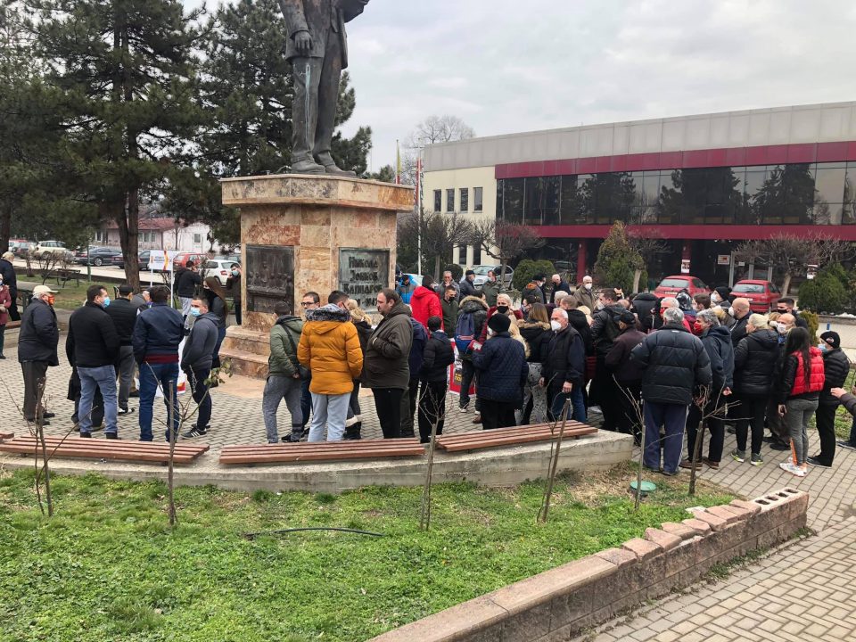 Илјадници скопјани се потпишаа против фалсификуваниот попис на Заев