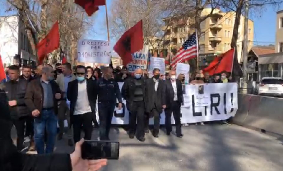 ВО ЖИВО: Почна протестот за „Монструм“