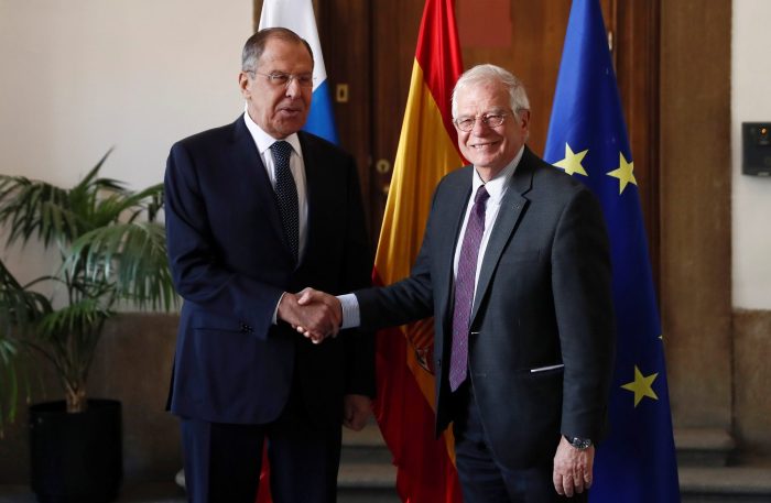 Лавров-Борел: ЕУ да не се меша во внатрешните прашања на Западен Балкан