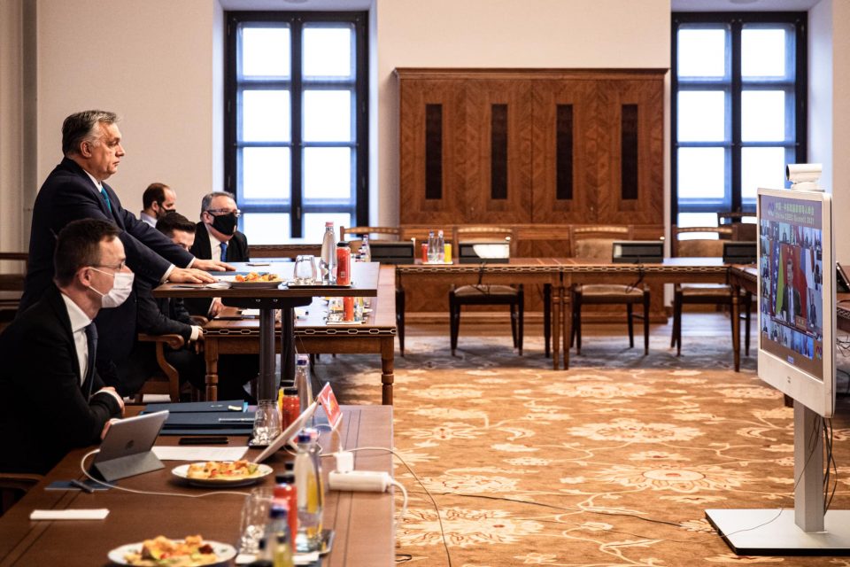 Обезбедивме огромни инвестиции и пристап до вакцини, сподели Орбан по конференцијата со кинескиот претседател Си