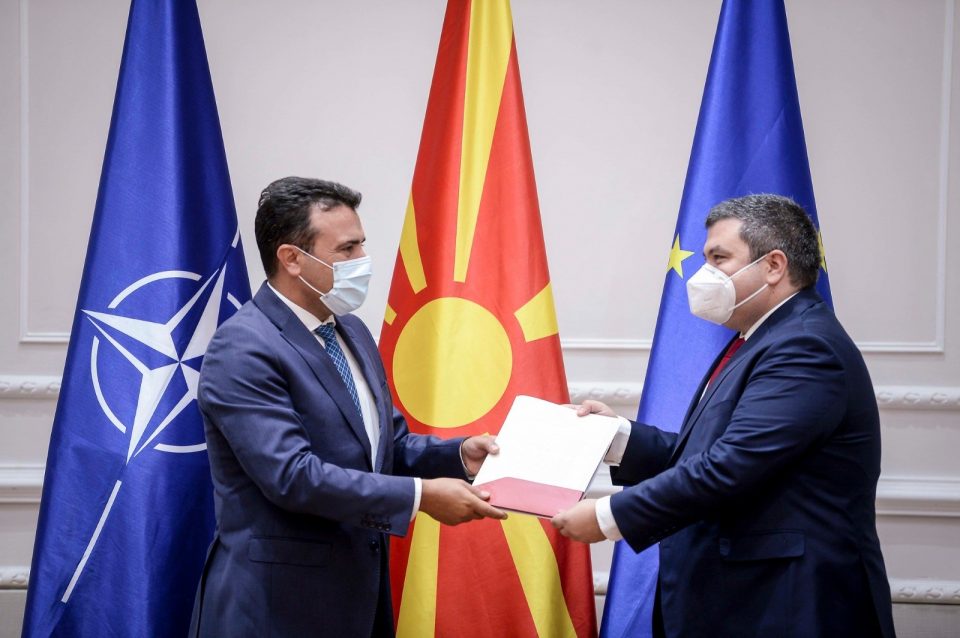 Министерот Маричиќ ги минира преговорите за историјата и за брендот Македонија