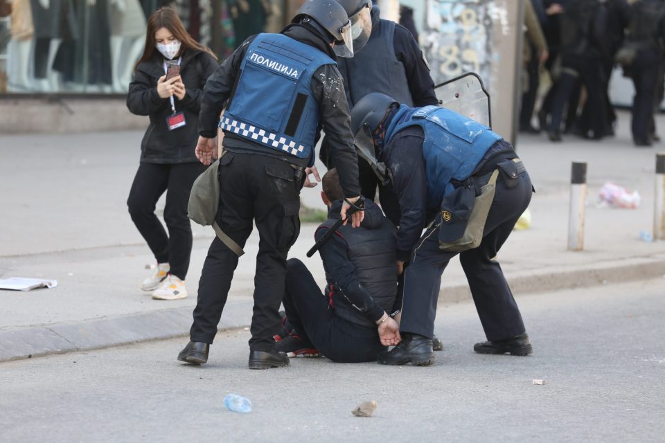 Обвиненија против седум насилници од протестите за „Монструм“