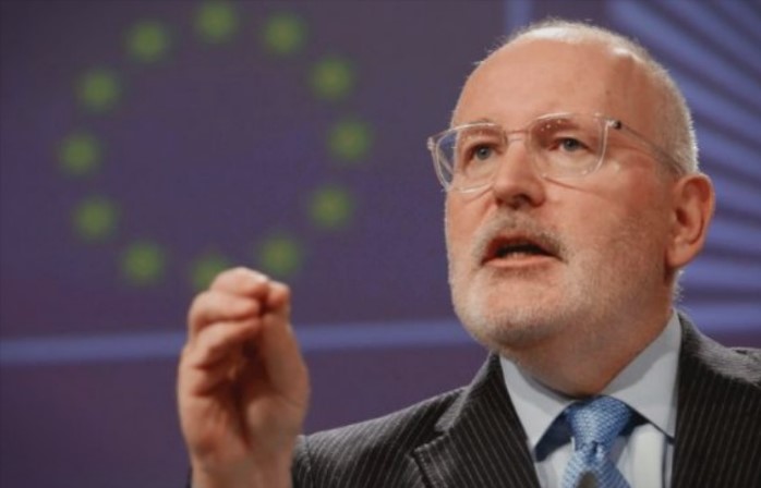 Потпретседателот на Европската комисија: ЕУ направи грешки во изготвувањето стратегијата за вакцинација