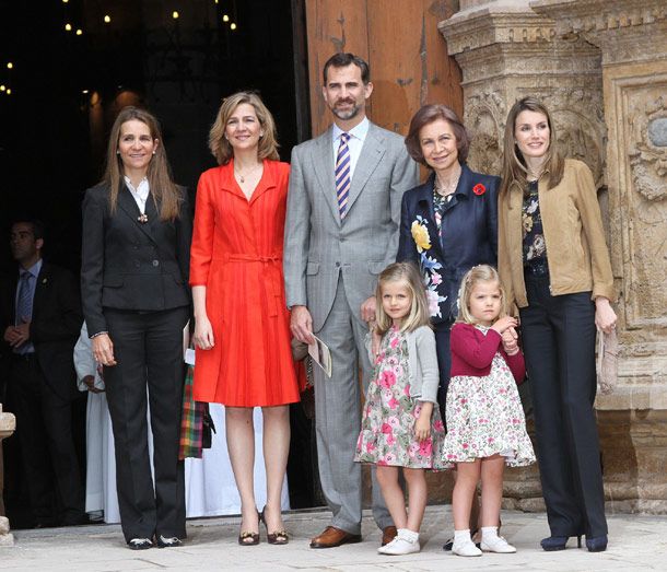 Принцезите Елена и Кристина се вакцинирале во Абу Даби – Шпанија бесна