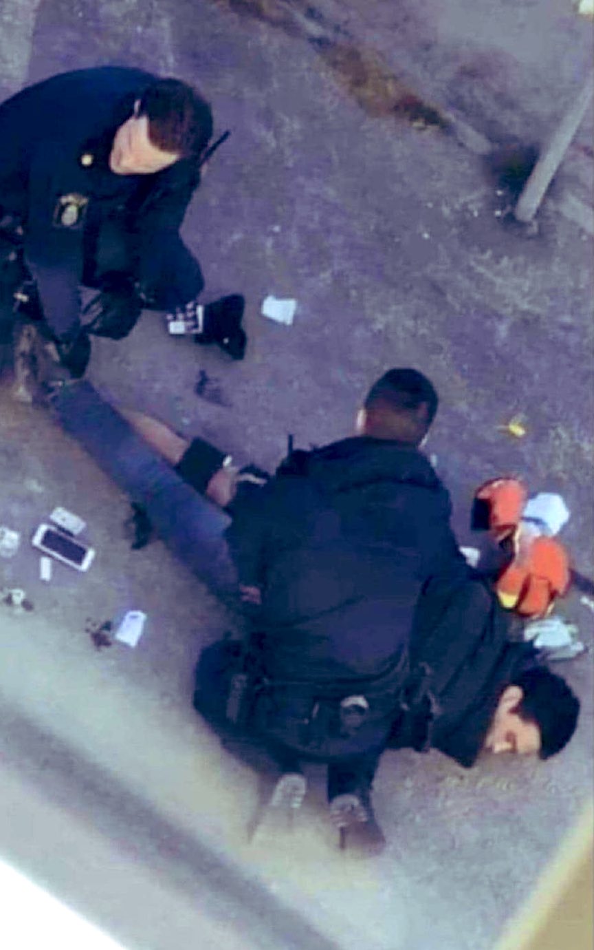 Дваесетгодишникот кој избоде осум лица во Шведска е во болница, полицијата го третира како терористички напад