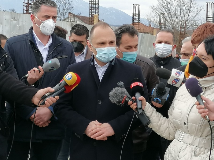 Првите 3.000 дози од руската вакцина доаѓаат утре