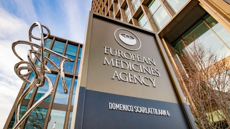 ЕМА во 16 часот ќе го објави заклучокот за поврзаноста на „Астра зенека“ и тромбозите