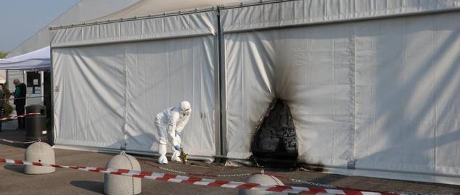 Со молотови коктели запален вакцинален центар во Италија