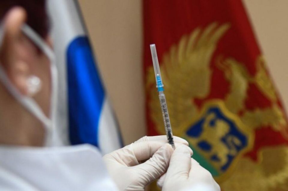 Жител на Плевља ревакциниран со „Синофарм“ наместо со „Фајзер“