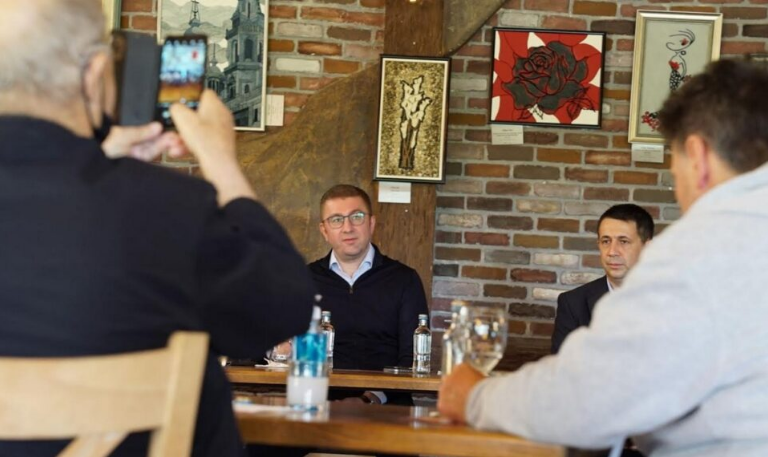 Мицкоски од Гевгелија: Власта ги остави стопанствениците сами да ја водат битката да задржат што повеќе работни места