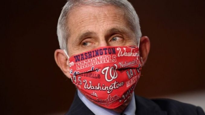 Американските медиуми добиле на увид повеќе од 3.000 мејлови на Фаучи за почетокот на пандемијата