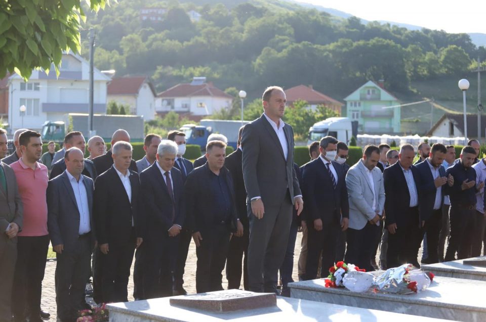 За Денот на албанската азбука во Липково ќе осамне спомен-кула за УЧК