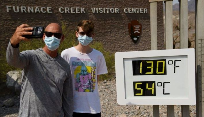 Пеколни температури во Калифорнија, асфалтот се топи