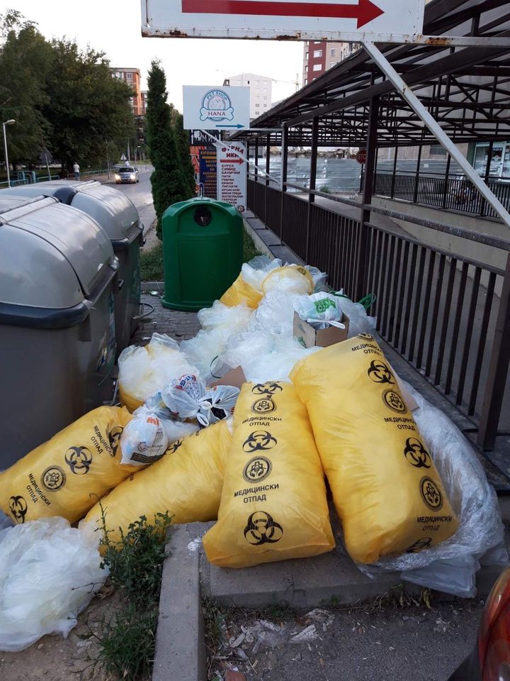 Медицински отпад фрлен во близина на детска градинка во Аеродром