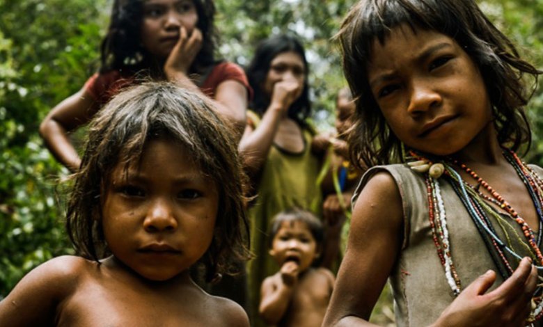 Целосно изолирани од модерниот свет, имаат јазик со 10 букви, немаат концепт за сопственост: Ова е племето Пираха од Амазон