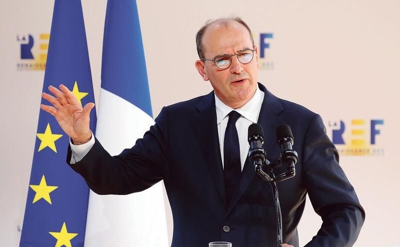 Францускиот премиер ги искара Французите: Треба да ја забрзаме вакцинацијата