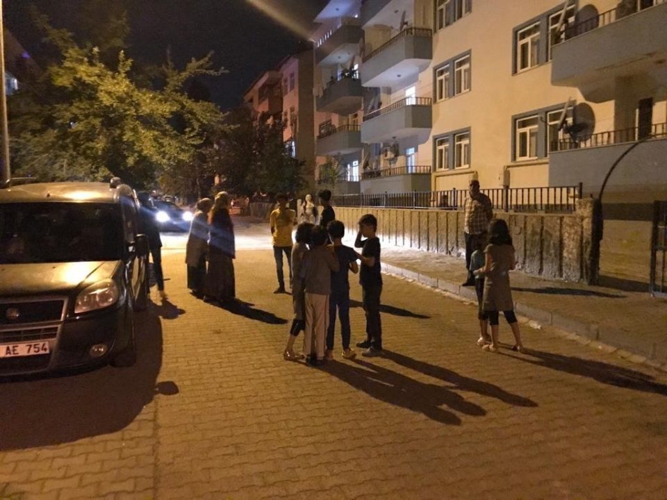 Силен земјотрес со јачина од 5,2 ја погоди Турција, тимовите за спасување се на терен