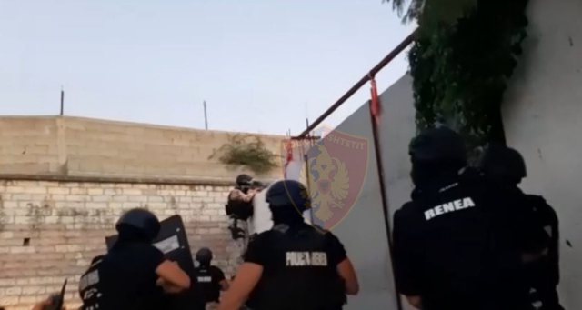 Албанска верзија на Катица Јанева: Првиот човек во борбата против наркобосови уапсен како нивни главен организатор