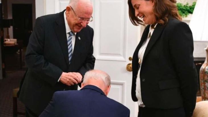 Бајден клекна пред мајка на 12 деца