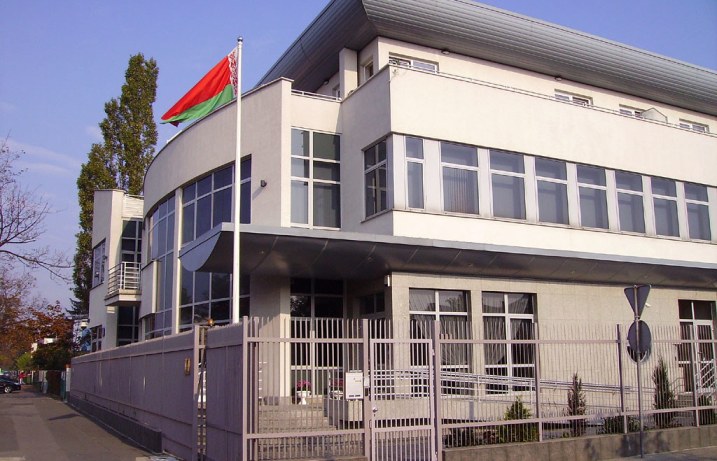 Белорусија нема намера да ги затвори дипломатските претставништва во ЕУ