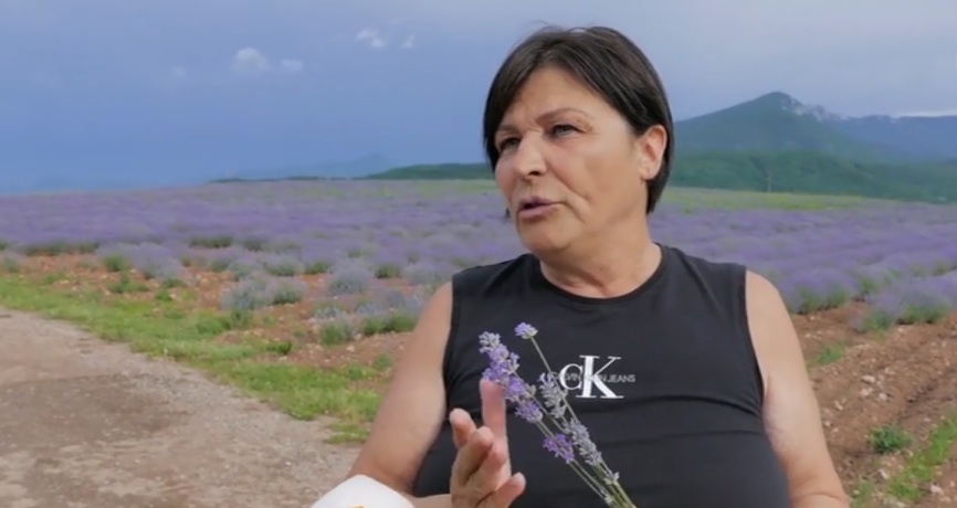 Поранешната менаџерка на Тоше, Љиљана Петровиќ, стана српска „кралица на цвеќето“