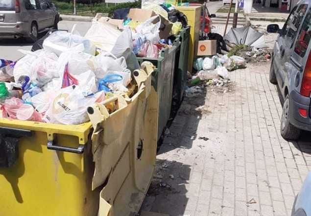 Во ек на летната сезона локалната власт не го собира ѓубето во Охрид