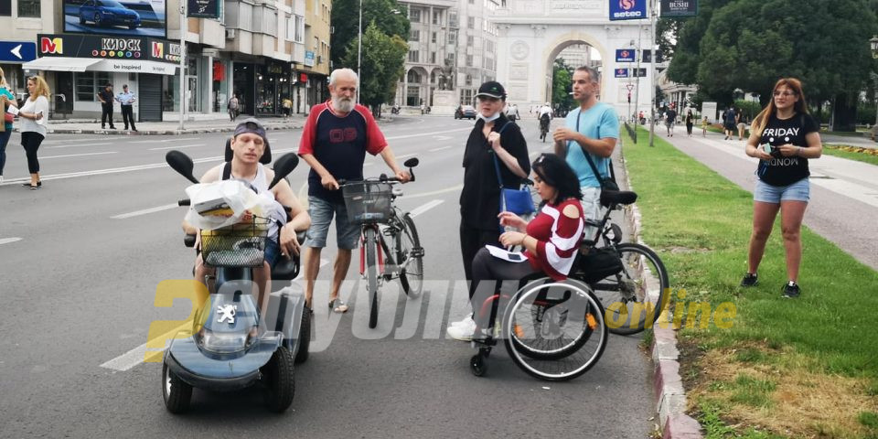 Владата во наредните седум дена треба да најде решение да се исполнат барањата на лицата со попреченост