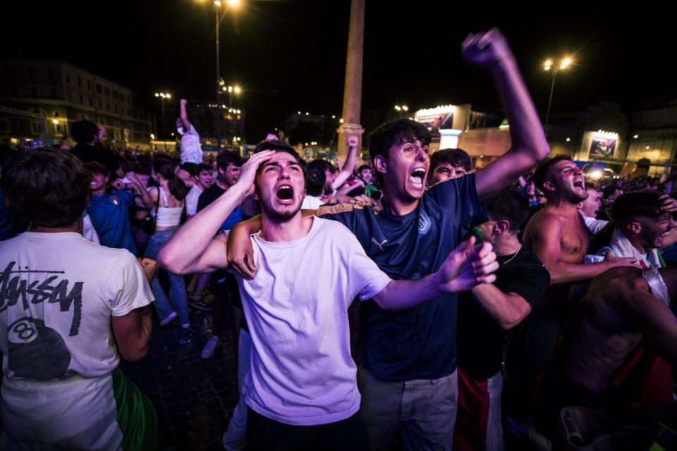 Пораст на бројот заразени во Италија по славјето за европската шампионска титула