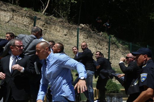 Брнабиќ: Скандалозно е што никој не одговараше за нападот врз Вучиќ во Сребреница