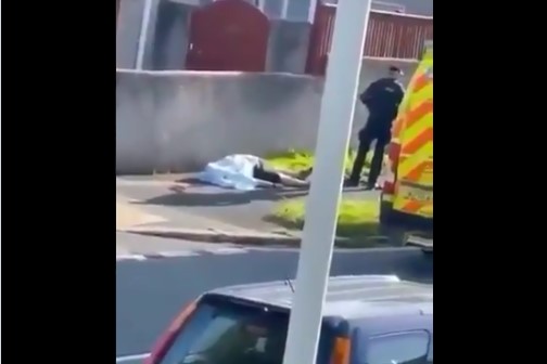 Пукање во Плимут со повеќе мртви, полицијата ги предупреди луѓето да останат дома