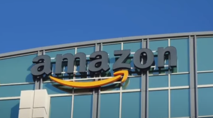 „Амазон“ го одложи враќањето на вработените во канцеларии до 2022 година