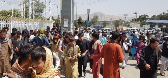 Во Авганистан запреа со работа најмалку 153 медиуми