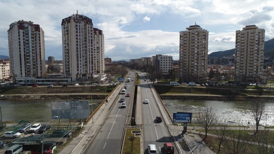 Ќе се урива мостот „Обединети нации“, ќе се замени со нов со три ленти поради БРТ