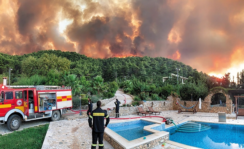 Грција почна регистрација на штетите од пожарот во северниот дел на областа Атика