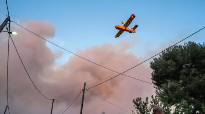Две лица загинаа во пожарите во јужна Франција