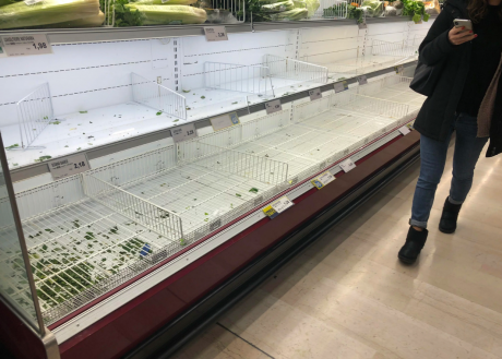 Коронавирусот повторно зема голем замав во Вухан – луѓето ги испразнија продавниците