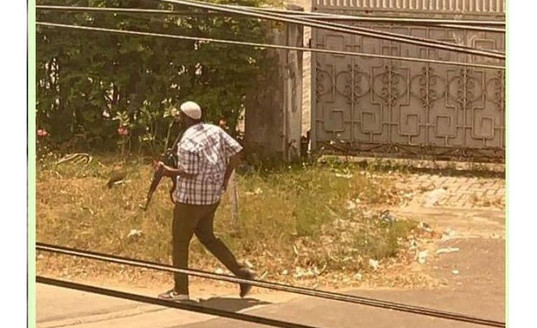 Тројца полицајци и член на обезбедување убиени пред француската амбасада во Танзанија