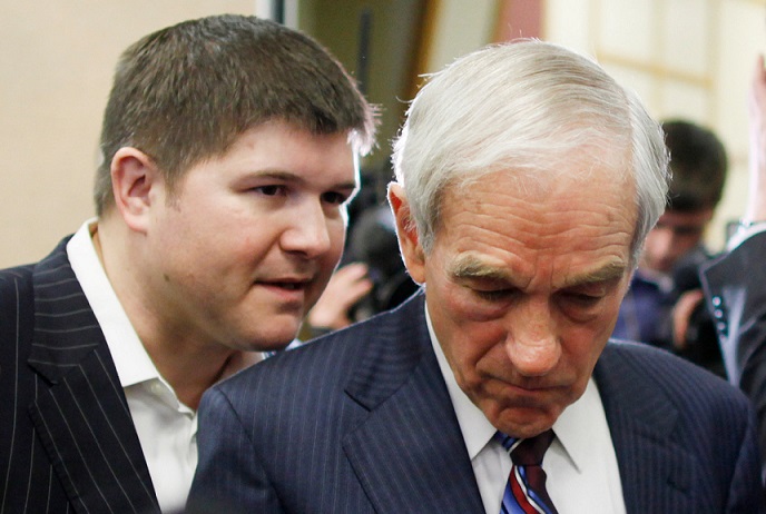 Обвинети двајца републиканци кои прикривале руски донации за изборната кампања на Трамп