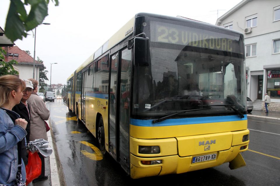 Почина жена во Србија откако автобус ја влечел неколку десетици метри