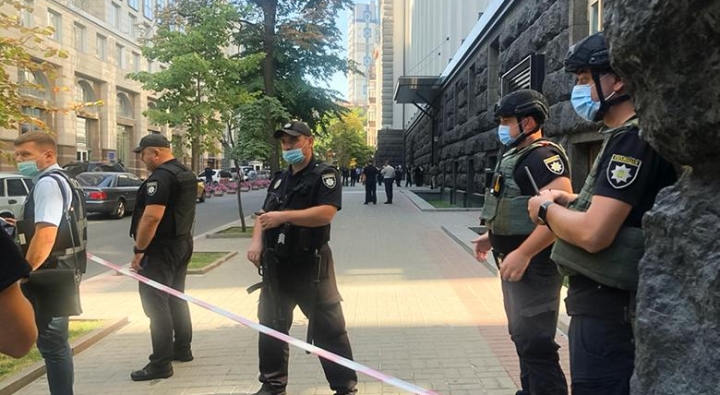 Oбид за убиство на советникот на Зеленски, повреден неговиот возач