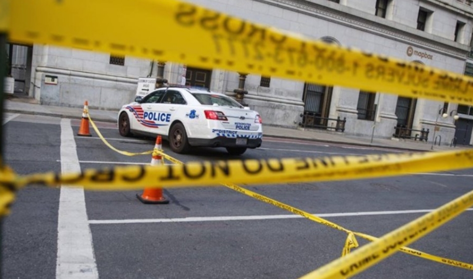 Еден ученик загина, двајца повредени во пукање на автобуска постројка во Кентаки