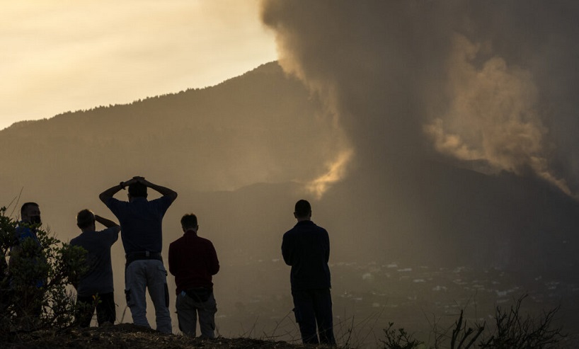 Повторно затворен аеродромот на Ла Палма поради ерупција на вулканот