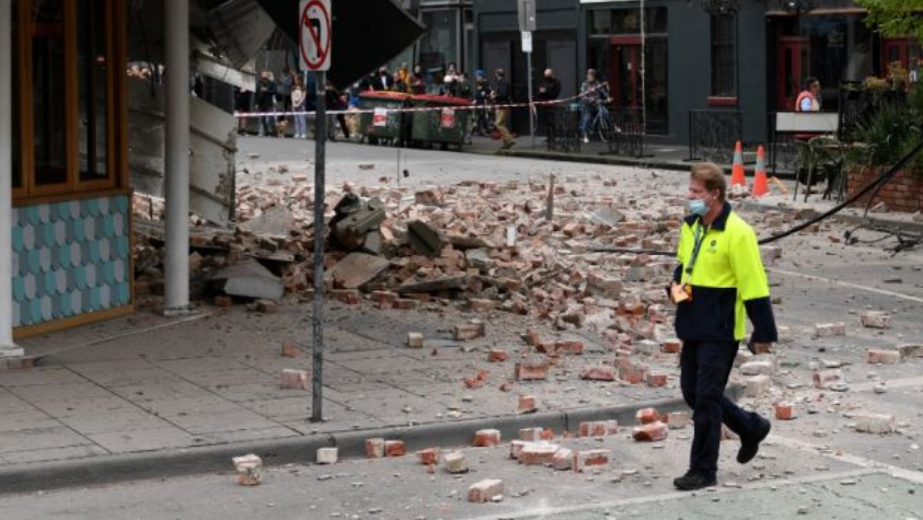 Зградите се треселе, народот панично бегал на улица: Мелбурн погоден од силен земјотрес